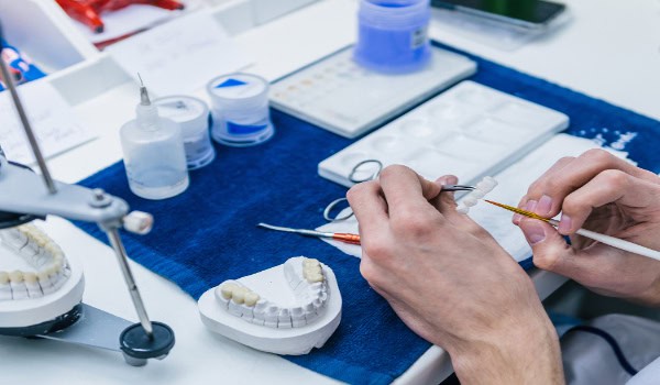 Dental Lab Marketing: Building Your Brand and Reaching Dentists Effectively 2024